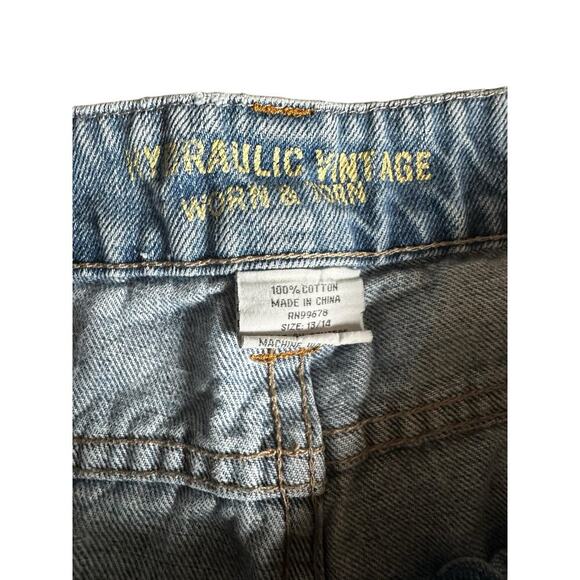 🌻 4/$25 Hydraulic Vintage Denim Distressed Capri Jeans - Picture 6 of 6